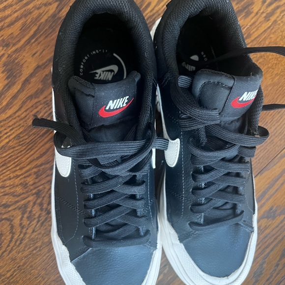 Nike Platform Black and White Sneakers - Picture 2 of 4